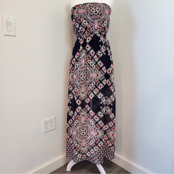 Charlotte Russe Dresses & Skirts - Strapless Bohemian Design Dress, SIZE MEDIUM, never worn